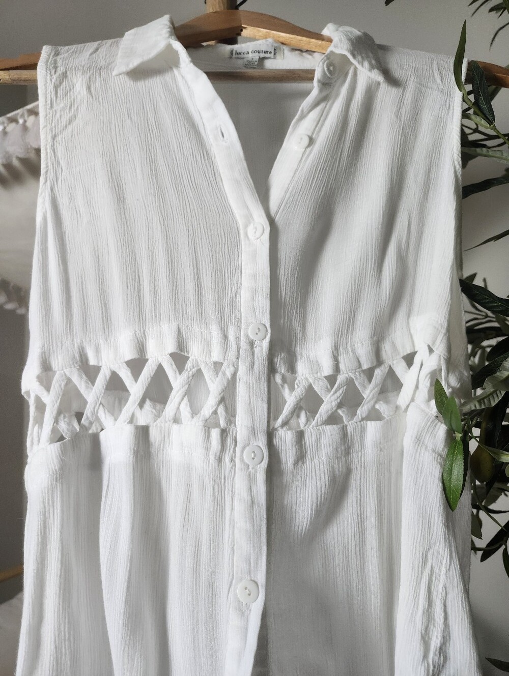 Lucca Couture White Sleeveless Button-Front Top w/Crochet Waist *missing button* - Picture 5 of 6